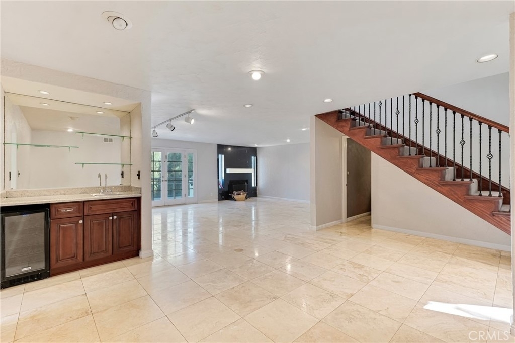 22781 Macfarlane Drive - Photo 4