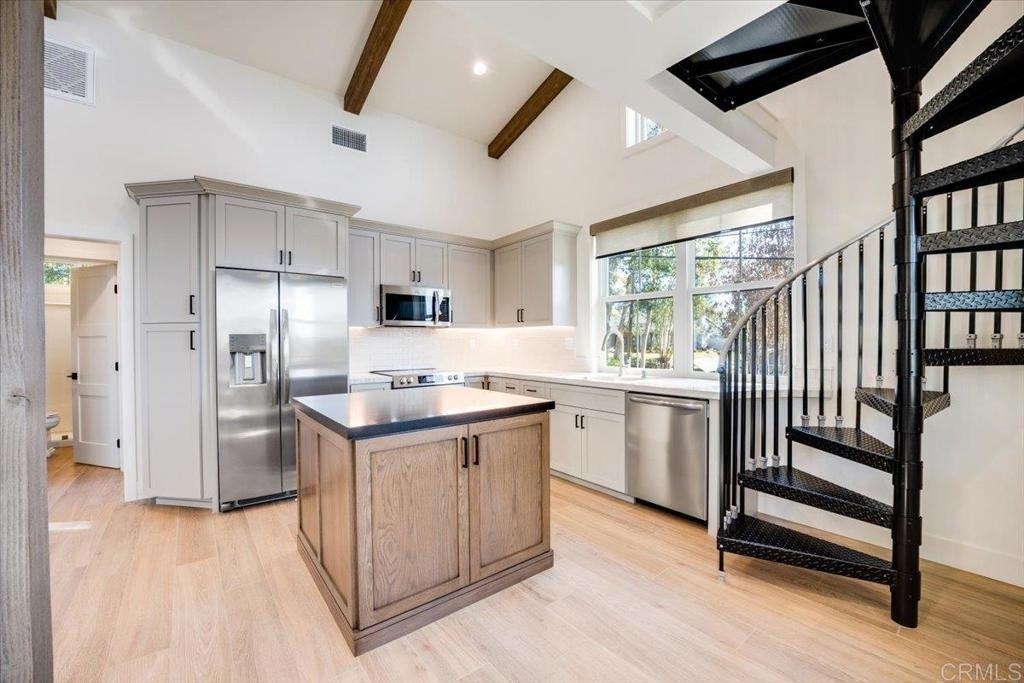 331 D Street - Photo 6