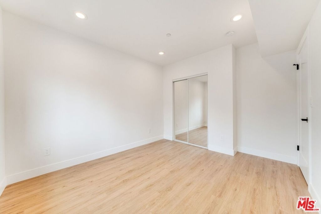 1802 1/2 S Highland Avenue - Photo 4