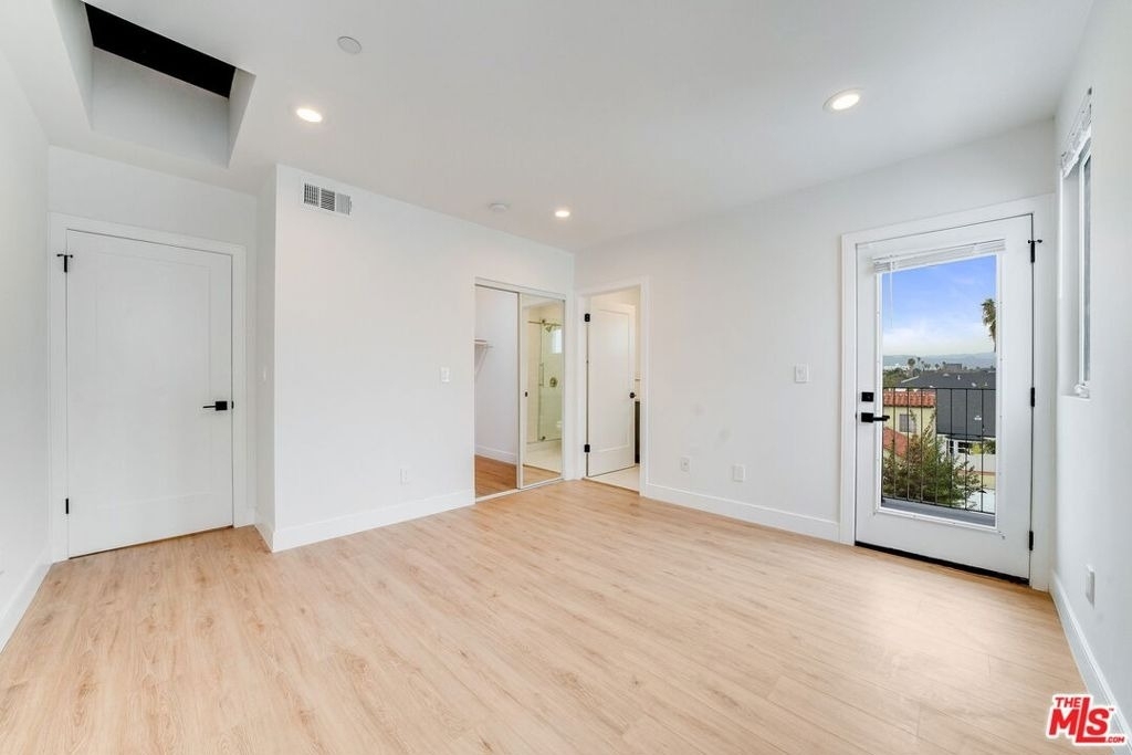 1802 1/2 S Highland Avenue - Photo 8