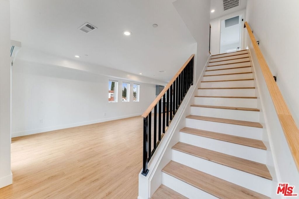 1802 1/2 S Highland Avenue - Photo 7
