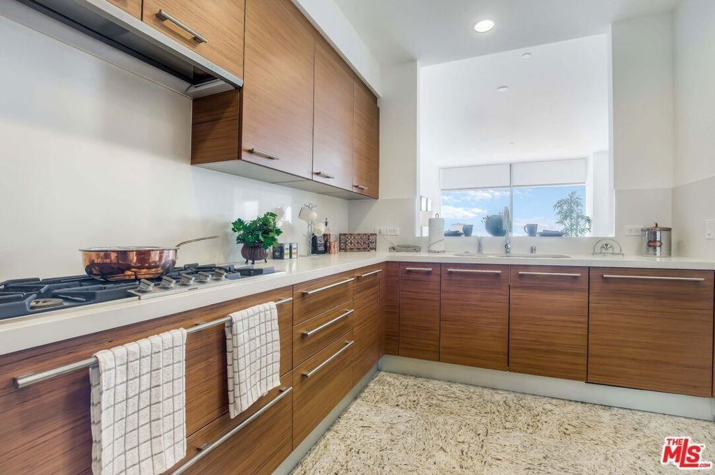 900 W Olympic Boulevard - Photo 2