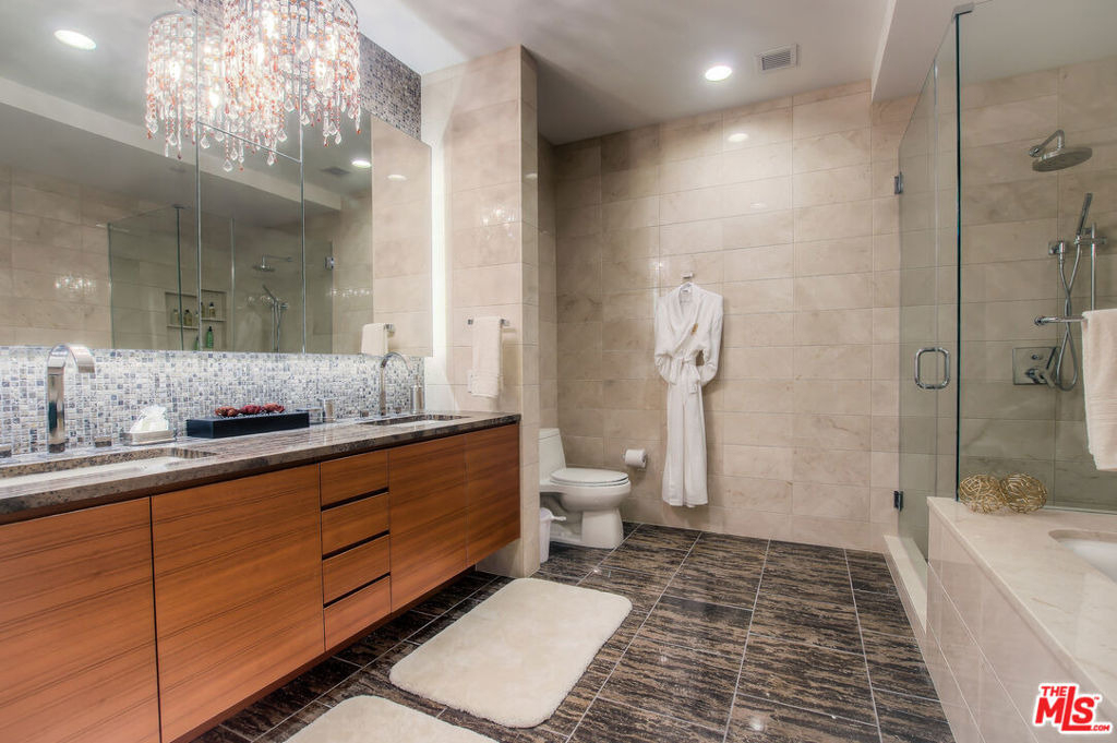 900 W Olympic Boulevard - Photo 8