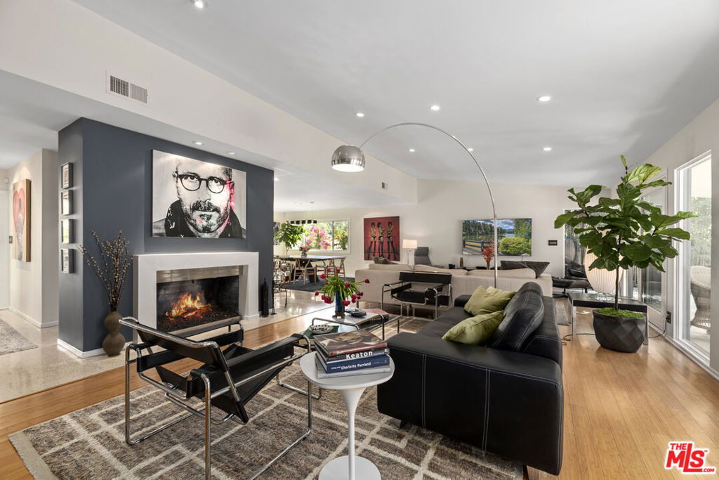 8670 Allenwood Road - Photo 3