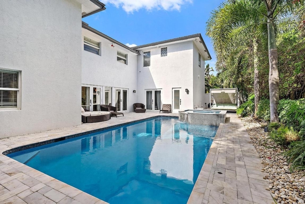 542 N Cypress Drive - Photo 16