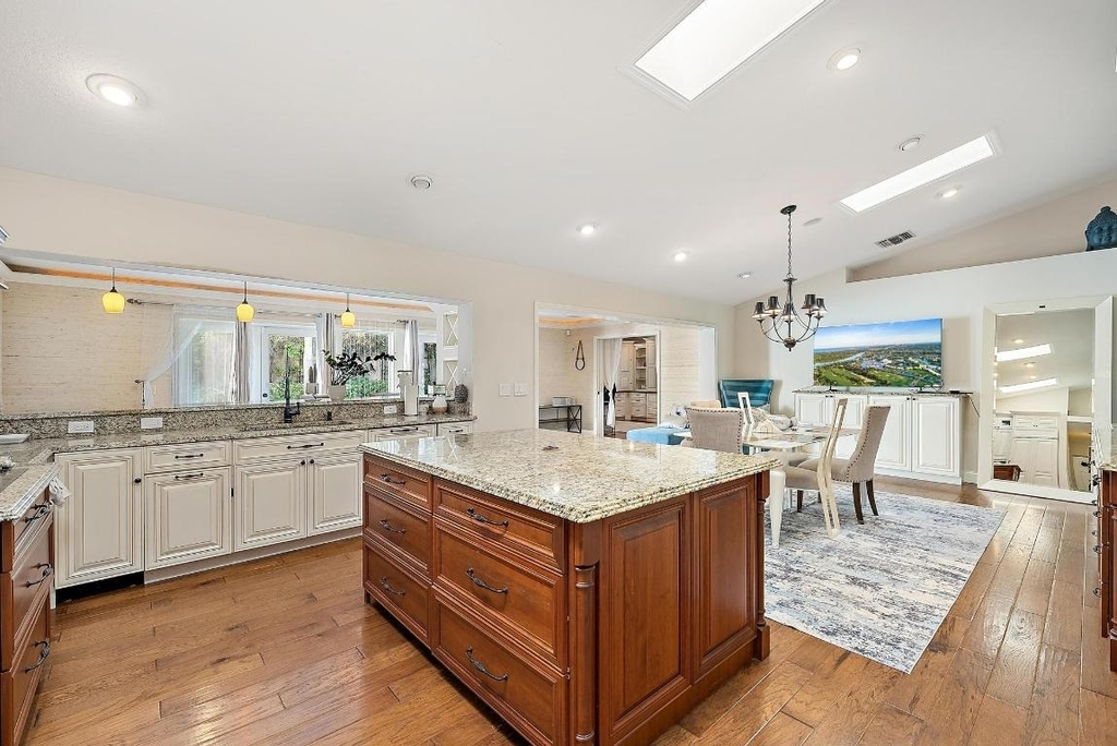 542 N Cypress Drive - Photo 6