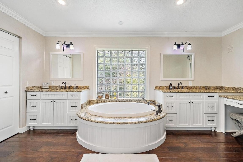 542 N Cypress Drive - Photo 13
