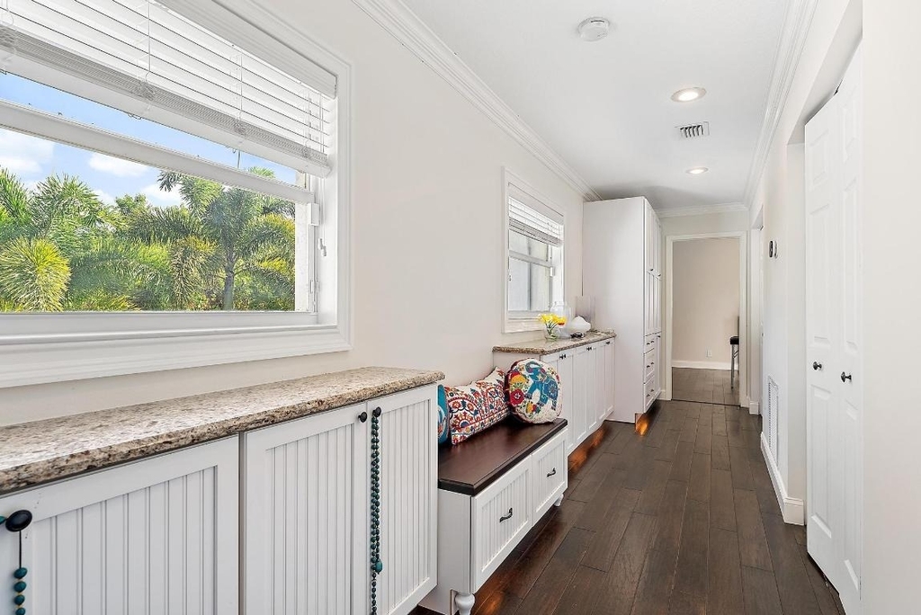542 N Cypress Drive - Photo 14