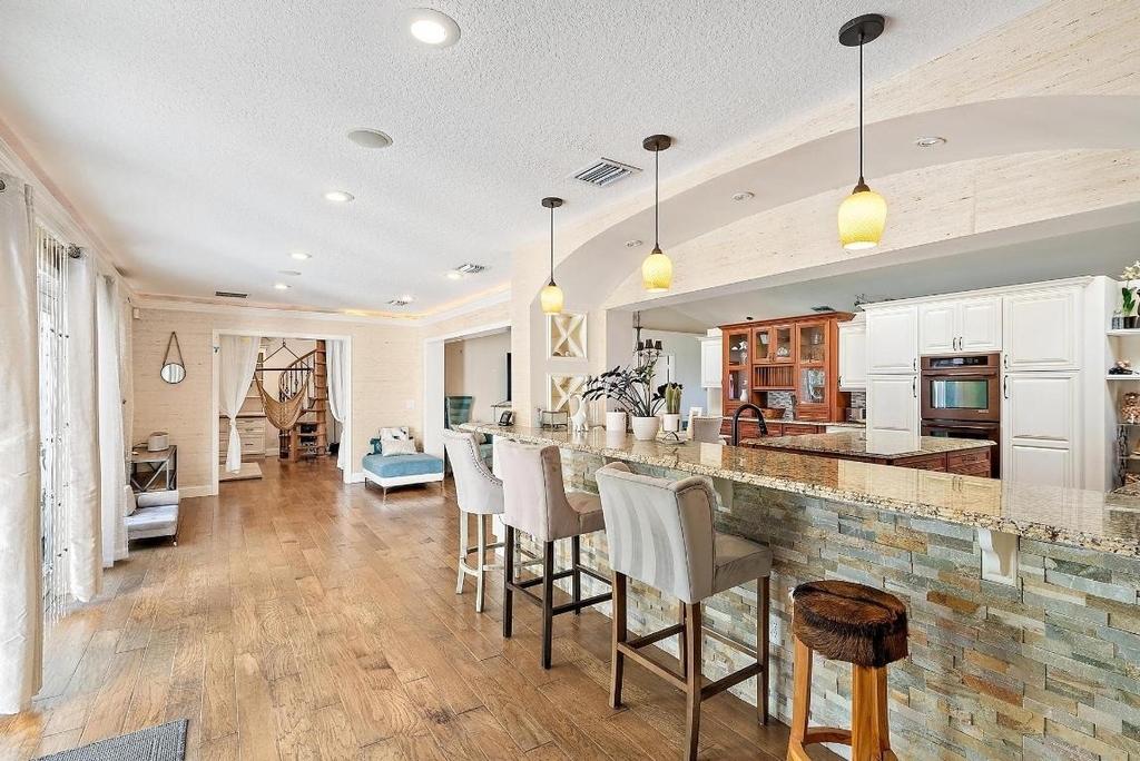 542 N Cypress Drive - Photo 8