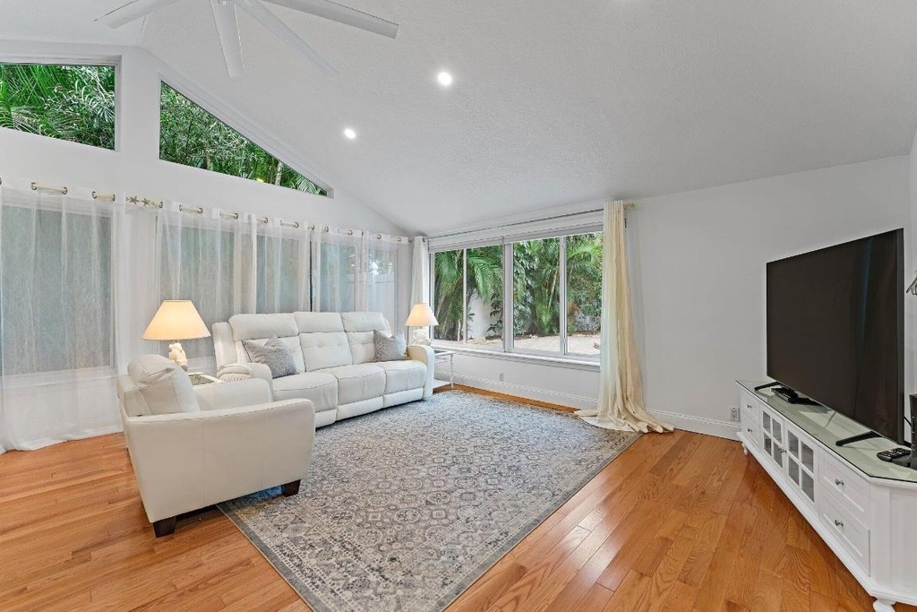 460 Sunrise Way - Photo 32