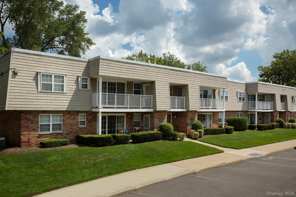115 Westwood Drive - Photo 0