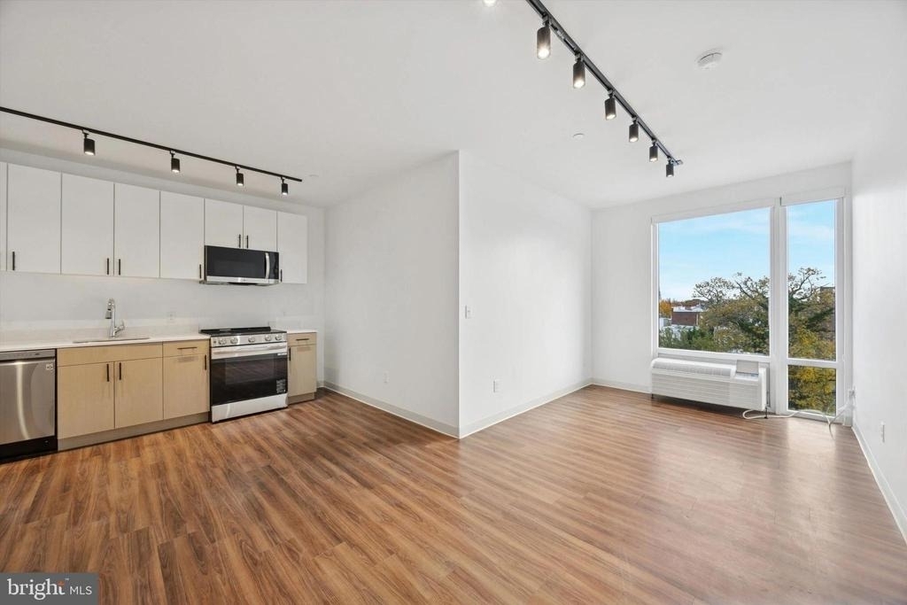 4240 Chestnut Street - Photo 5