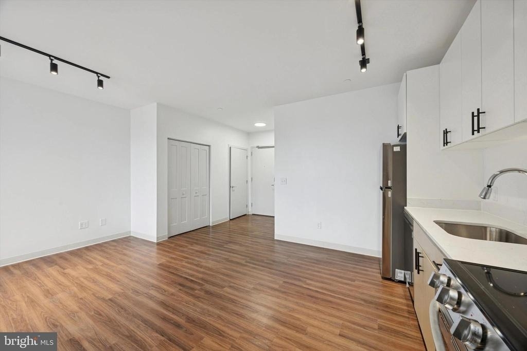 4240 Chestnut Street - Photo 3