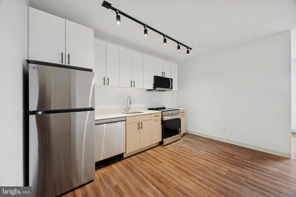 4240 Chestnut Street - Photo 2