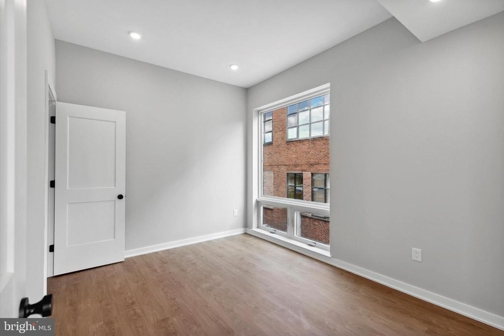 308 W Chelten Avenue - Photo 2