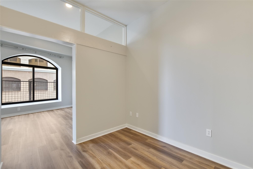 507 Sabine St - Photo 8