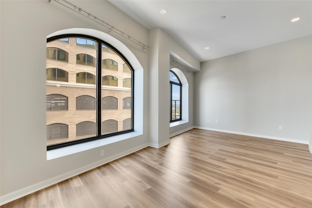 507 Sabine St - Photo 5