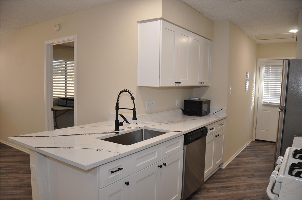804 Osage Dr - Photo 3