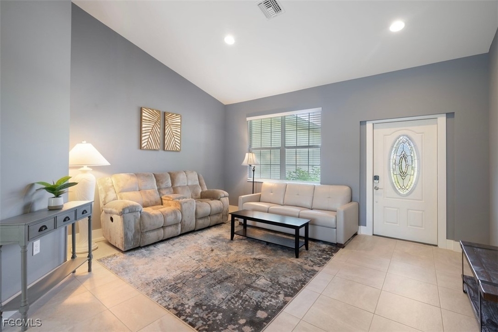 825 Se 5th Place - Photo 3