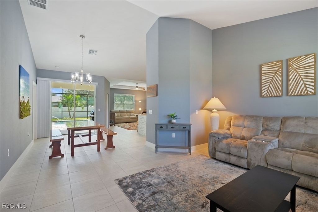 825 Se 5th Place - Photo 2