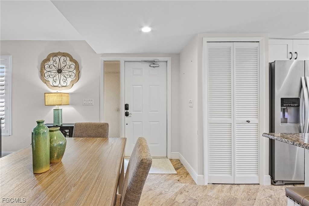 4205 Se 19th Avenue - Photo 1