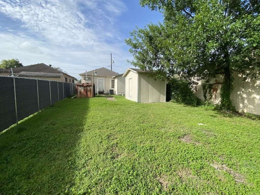 8213 E Erath Street - Photo 11