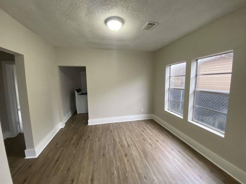 8213 E Erath Street - Photo 2