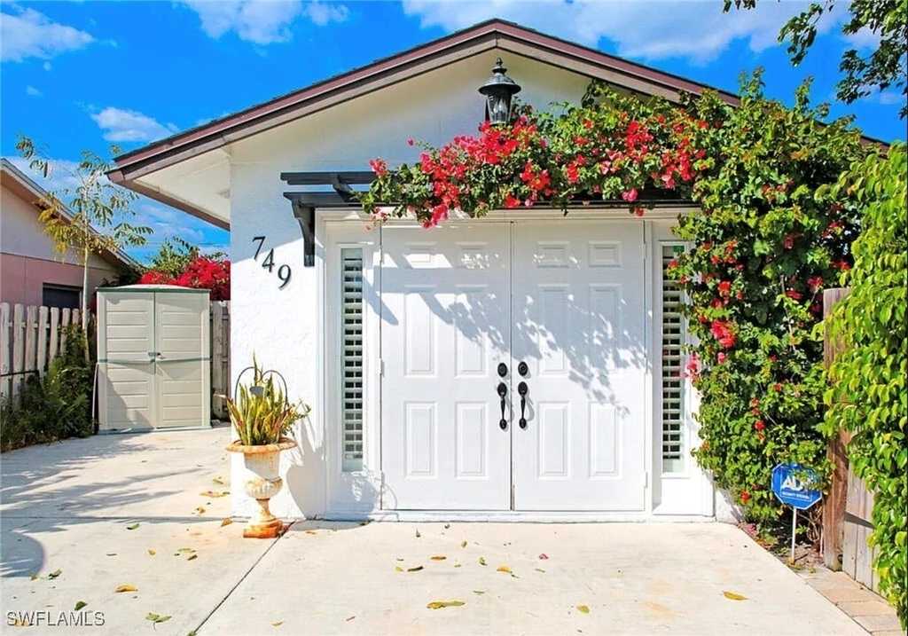 749 105th Avenue N - Photo 2