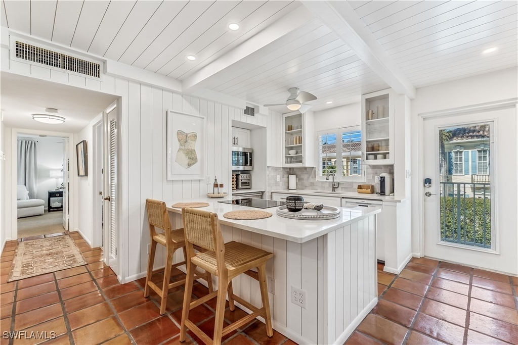 282 4th Street S - Photo 4