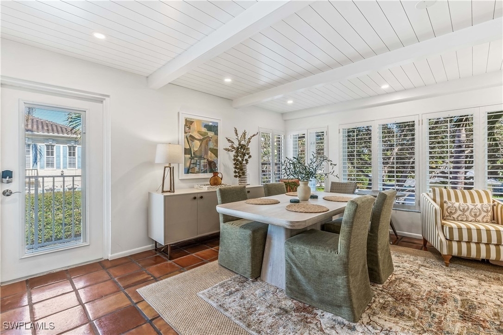 282 4th Street S - Photo 3