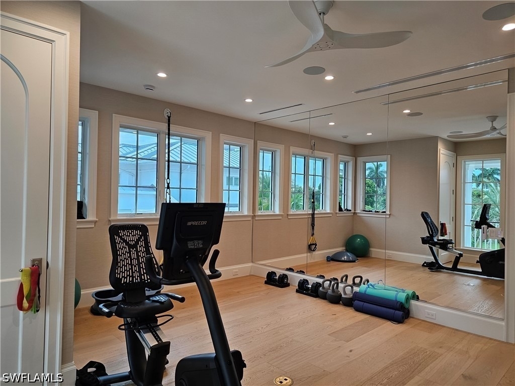 637 Palm Circle W - Photo 35