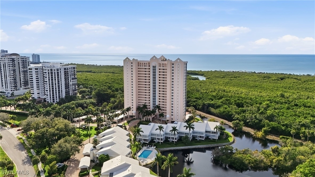 6101 Pelican Bay Boulevard - Photo 2