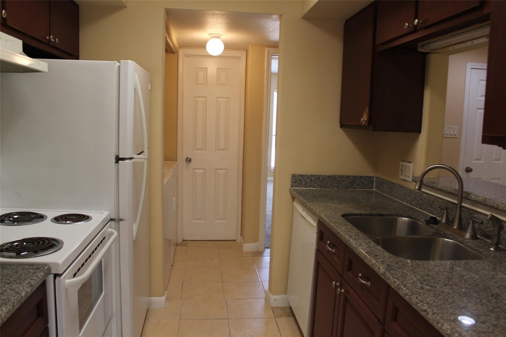 16111 Aspenglenn Drive - Photo 8