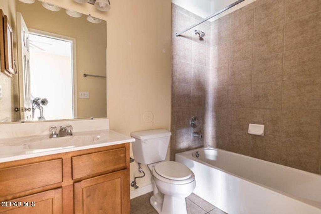3150 N Yarbrough Drive - Photo 2