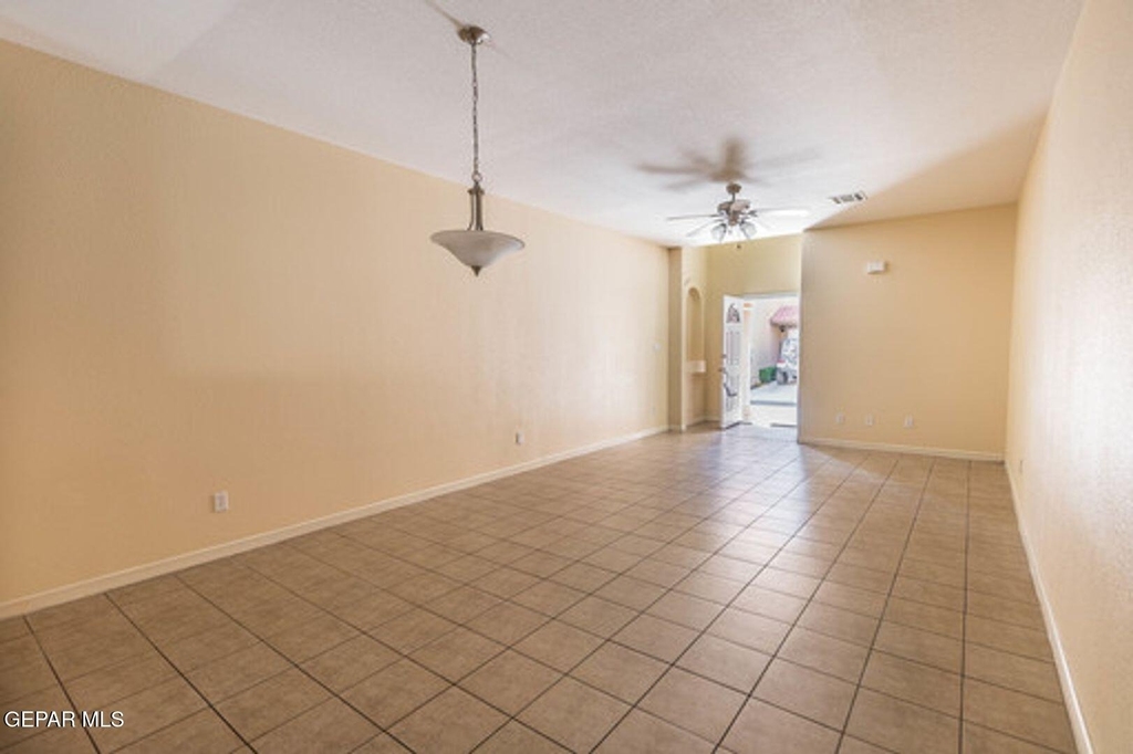 3150 N Yarbrough Drive - Photo 5