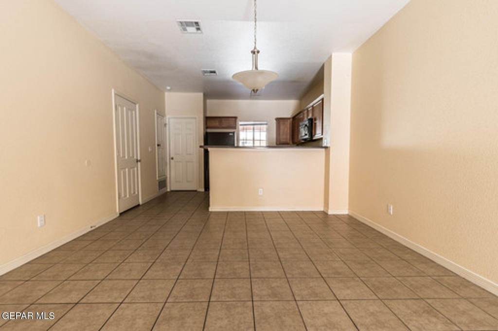 3150 N Yarbrough Drive - Photo 6