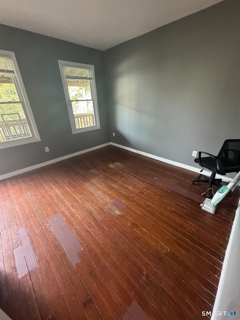 182 Hewitt Street - Photo 2