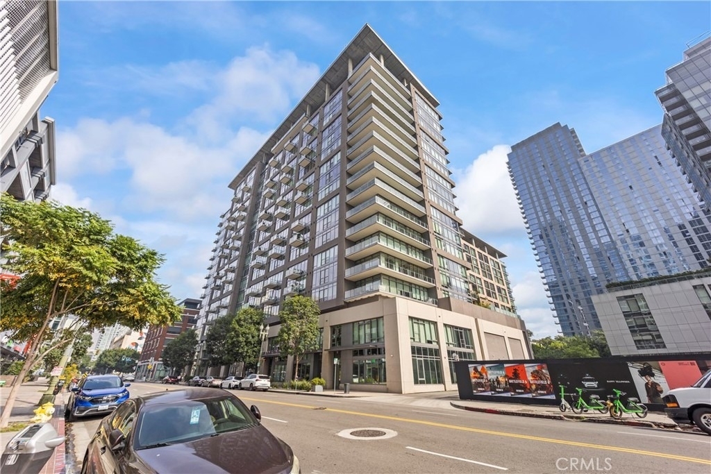 1100 S Hope - Photo 1