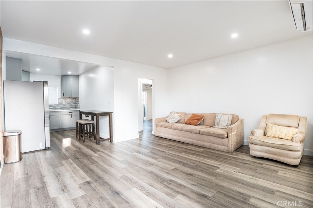 7348 Florence - Photo 2