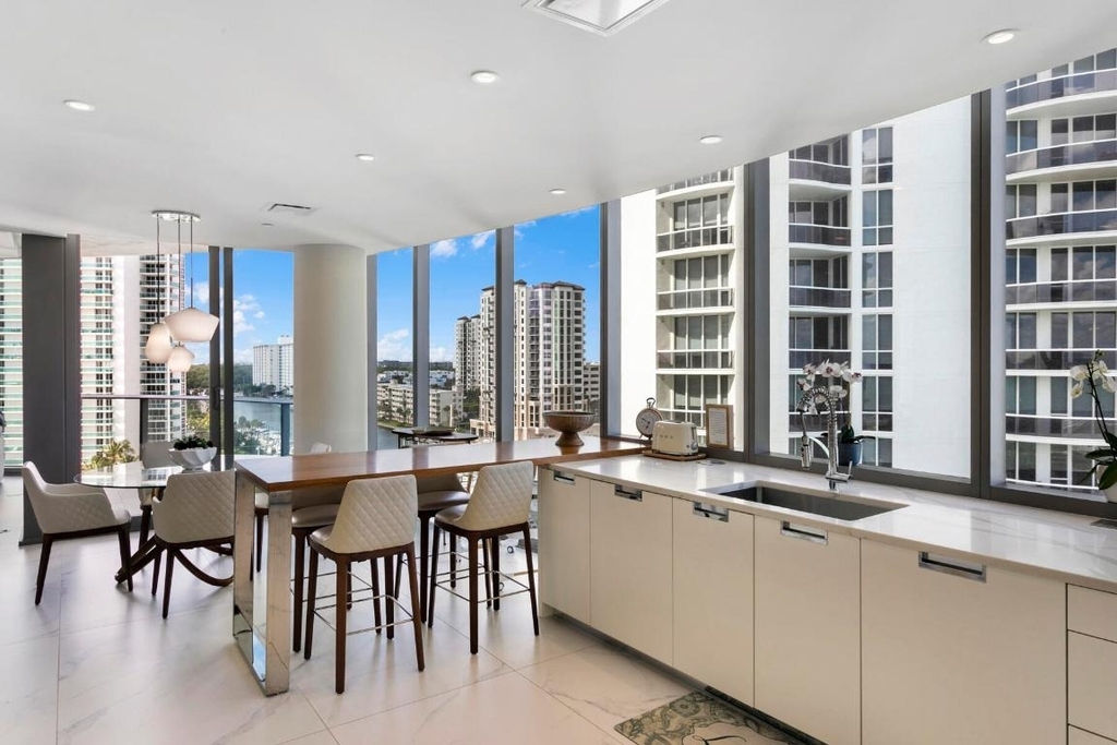 15701 Collins Avenue - Photo 2