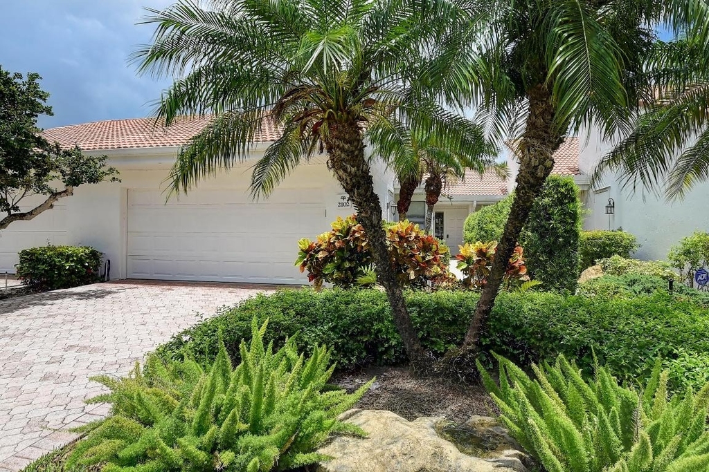 19550 Sawgrass Drive - Photo 2