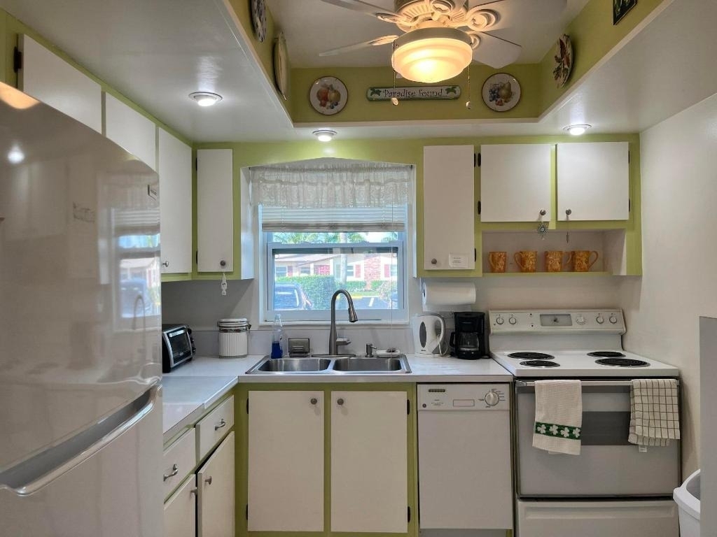 2980 Crosley Drive E - Photo 1