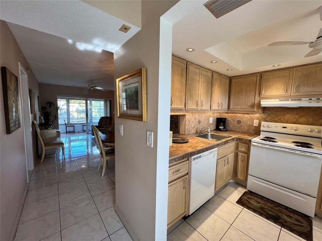 2800 Nw 47th Terrace - Photo 2