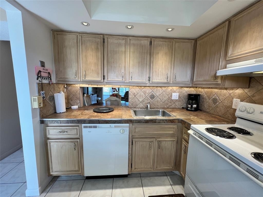 2800 Nw 47th Terrace - Photo 1