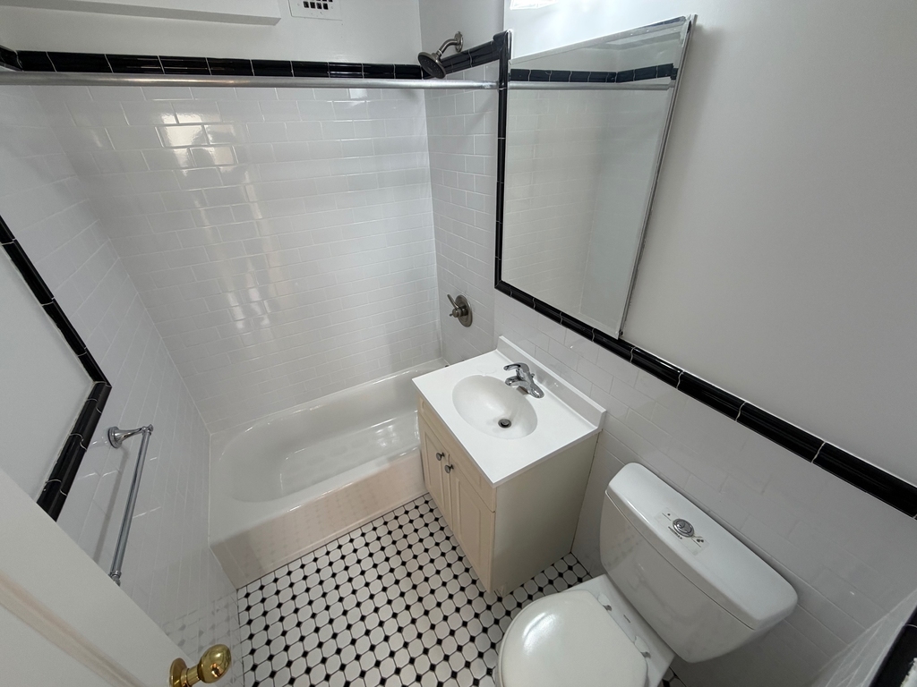 86-15 Ava Place - Photo 18