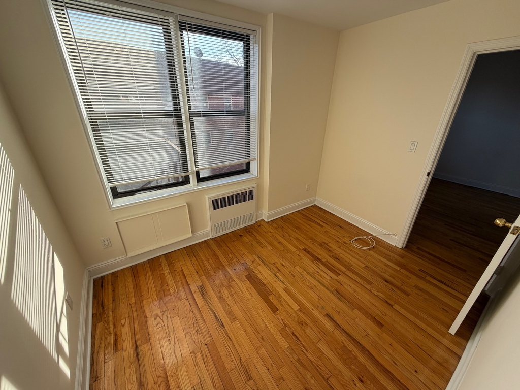 86-15 Ava Place - Photo 16