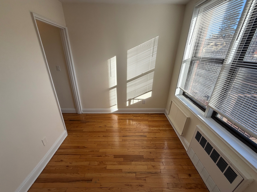 86-15 Ava Place - Photo 15