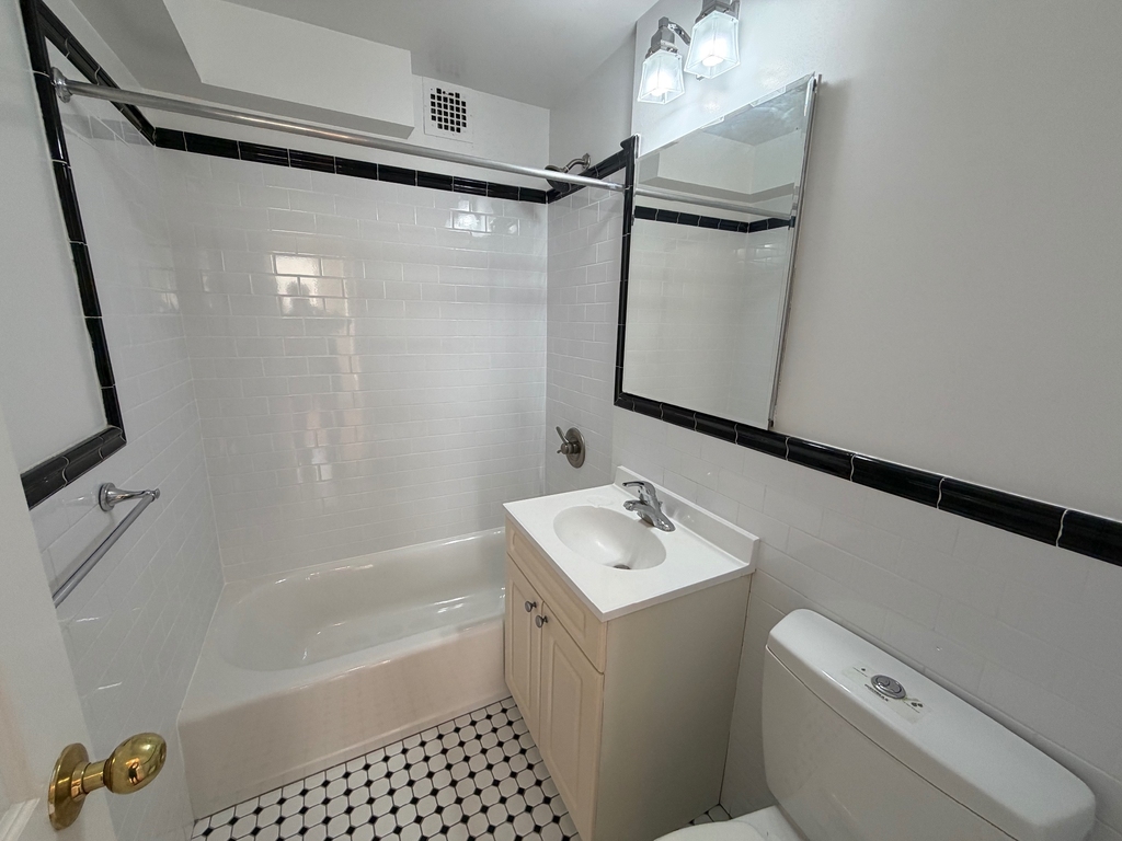 86-15 Ava Place - Photo 19