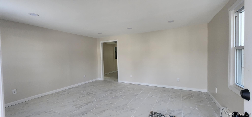 192 Cypress Drive - Photo 2