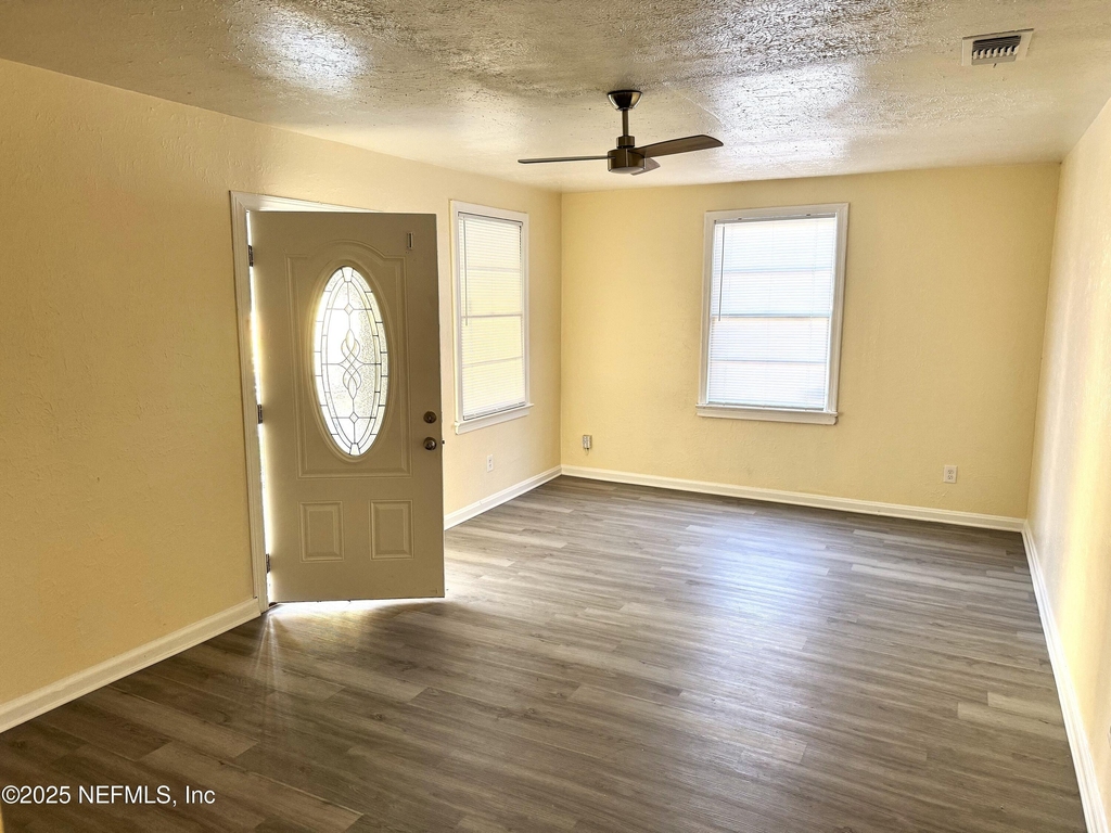 4752 Post Street - Photo 1